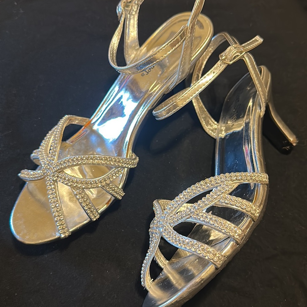 Silver Slipper Silver Rhinestone Heels Strappy Sandals Sz 8